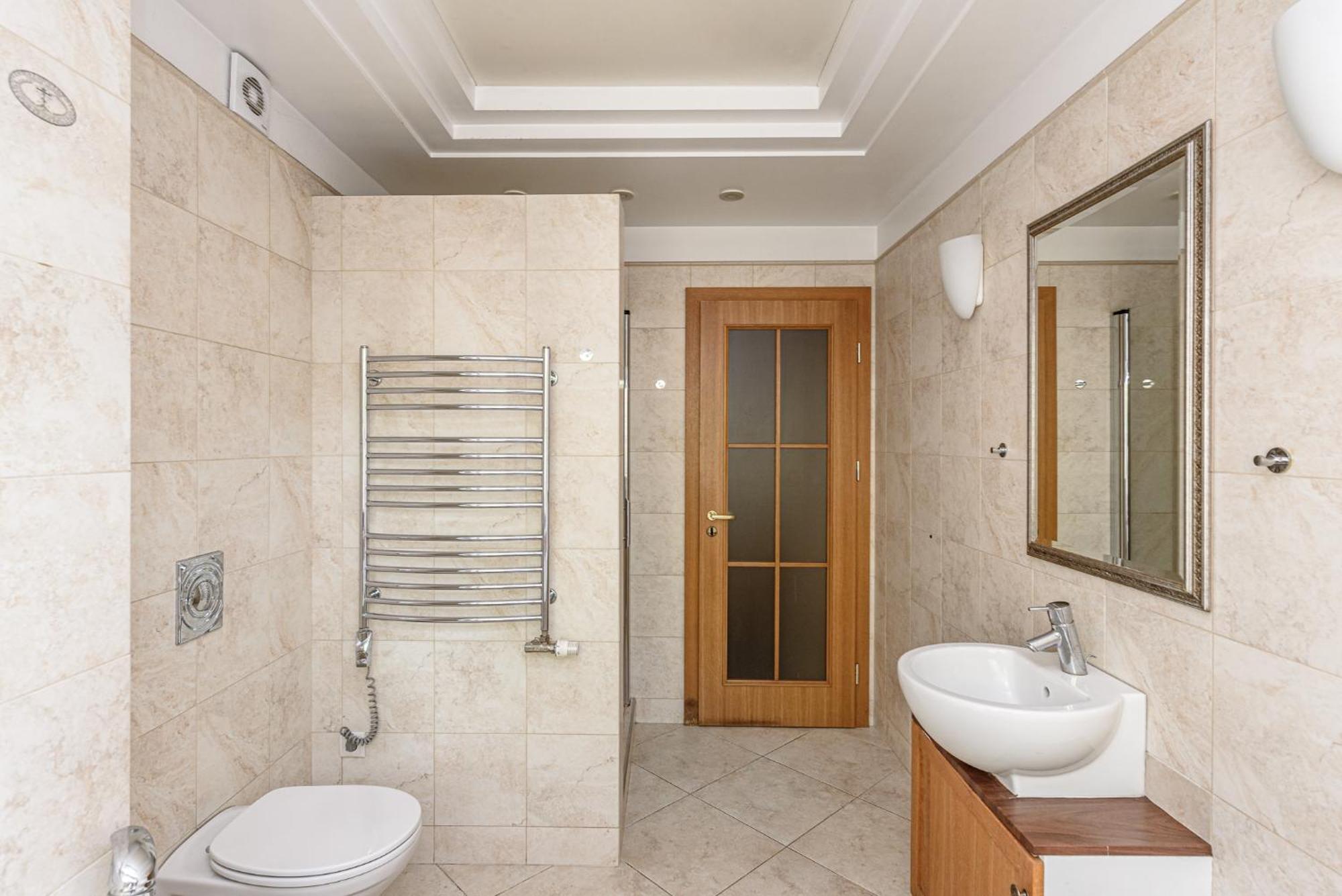 Jacuzzi Apartments X Free Parking X Self Check-In 24X7 By H&H 빌뉴스 외부 사진